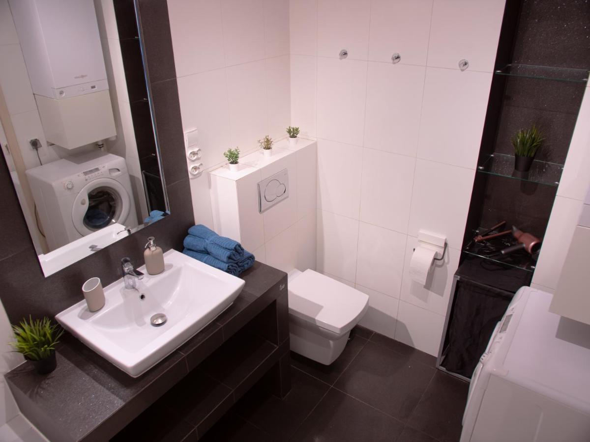 Sdh 2 Radzymin Comfortable Apartment Near Warsaw Exterior photo