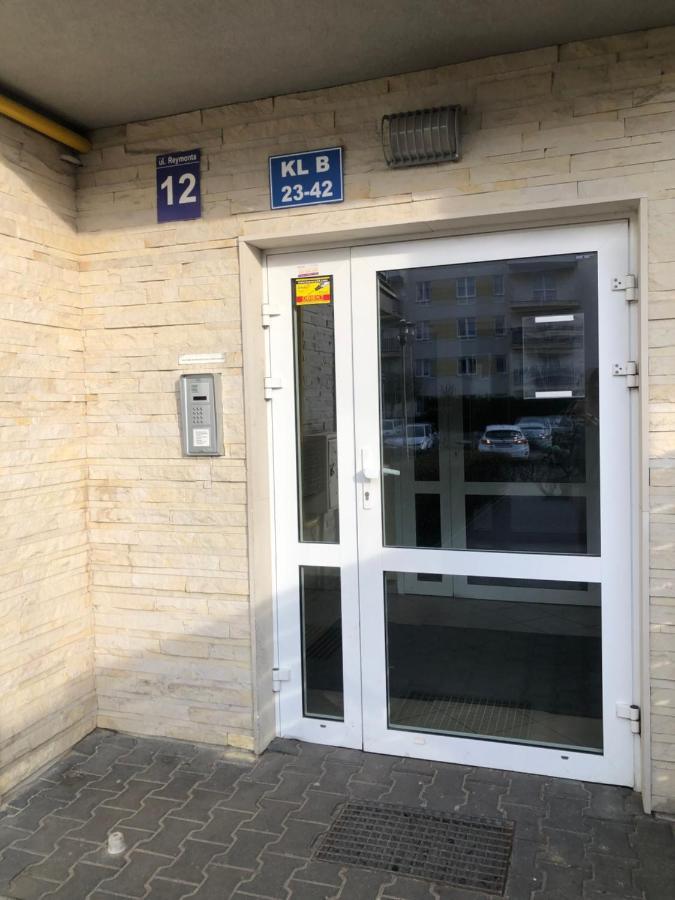 Sdh 2 Radzymin Comfortable Apartment Near Warsaw Exterior photo
